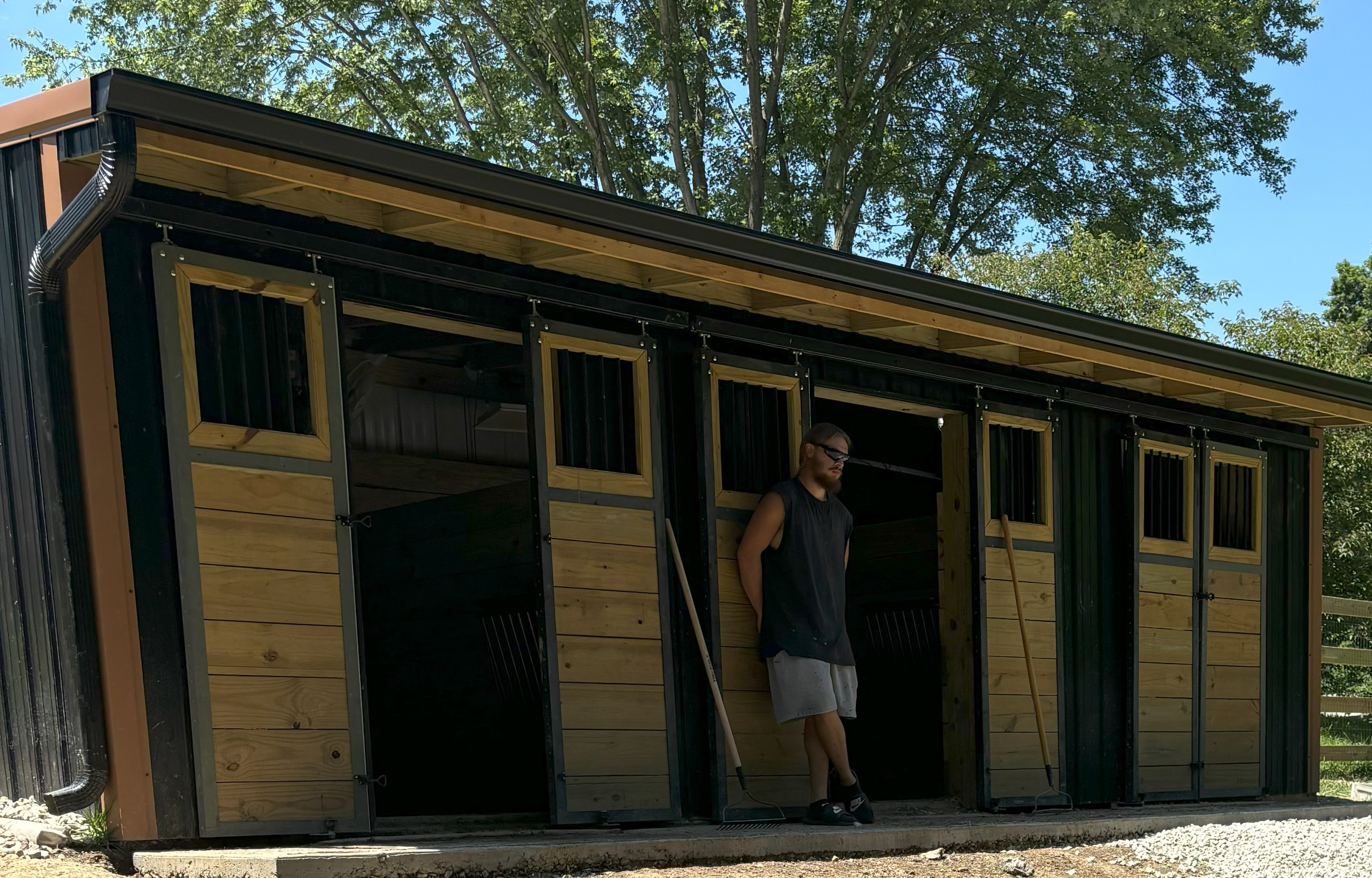 Custom run-in shelter and livestock barn builder in Indiana
